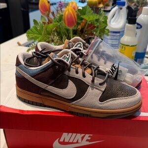 Nike Dunks Low-Top Sneakers